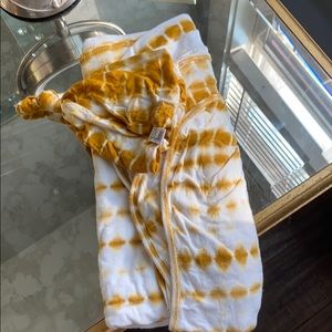 Newborn wrap and hat